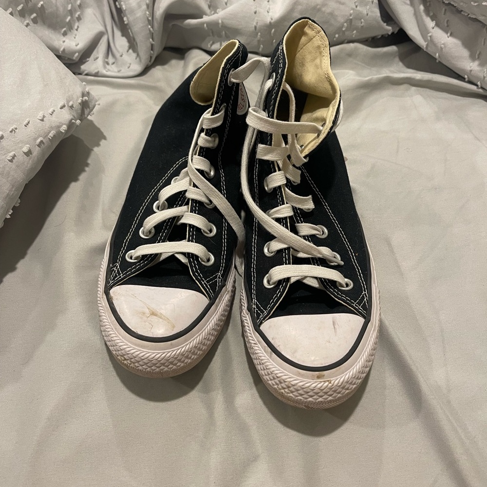 Black/white converse
